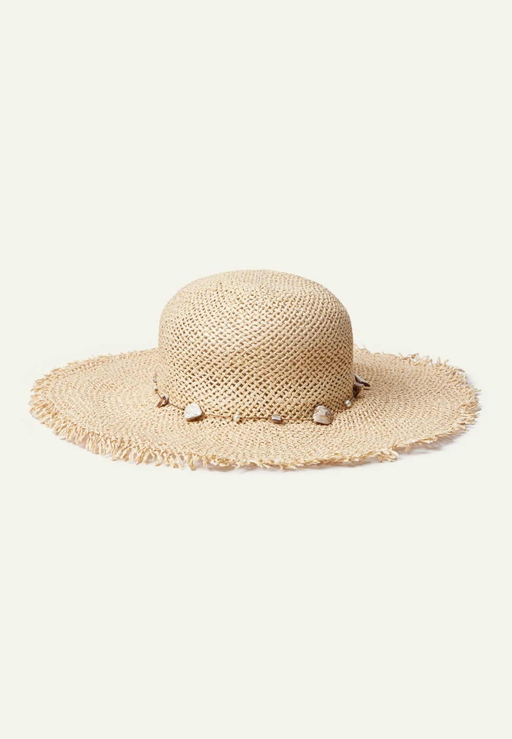 Шляпа с декором из ракушек
